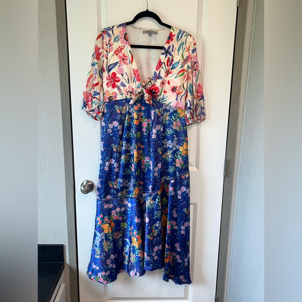 Hope & Ivy Maternity Flowy Satin Maxi Floral Dress Size 14